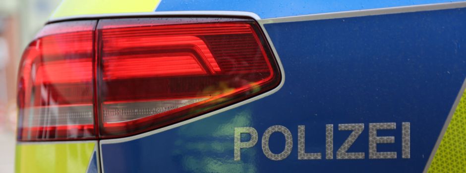 Ohne Führerschein und mit gefälschten Kennzeichen im Graben gelandet