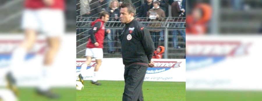 Ehemaliger Wehen-Wiesbaden-Trainer vor seiner Wohnung niedergeschlagen