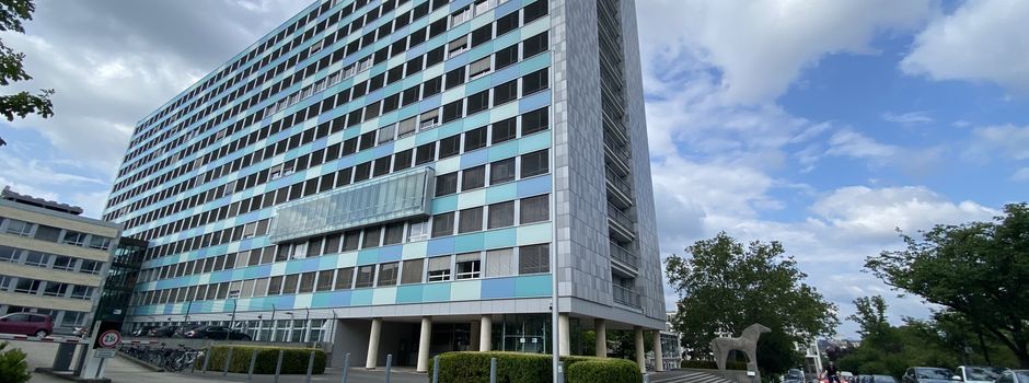 Wiesbaden: Mann verletzt Kollegin mit Messer in Statistischem Bundesamt