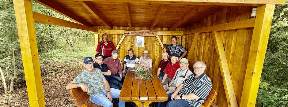 Handball-Oldies weihen Schutzhütte feierlich ein