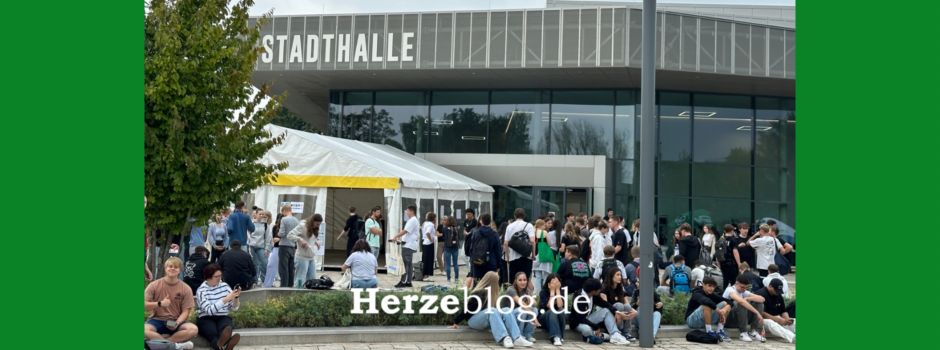 1.100 Jugendliche besuchen Messe “Ausbildung & Arbeit” in der Stadthalle Rheda-Wiedenbrück