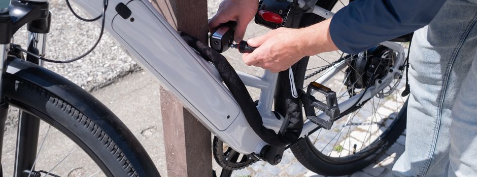 Pedelec und E-Scooter entwendet