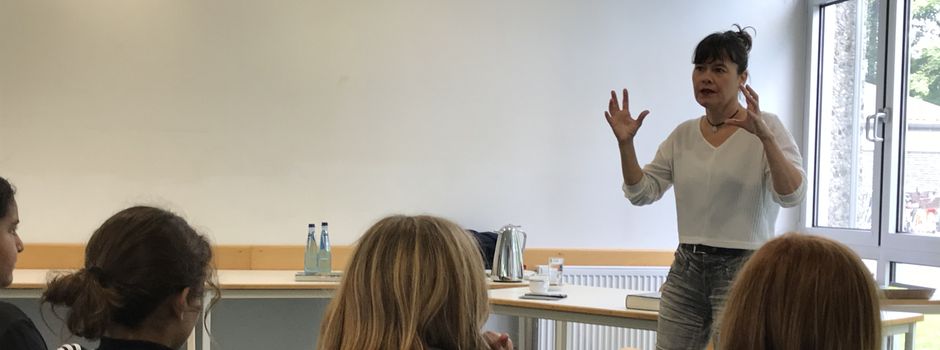 Autorin Antje Wagner zu Gast in der Von-Zumbusch-Gesamtschule