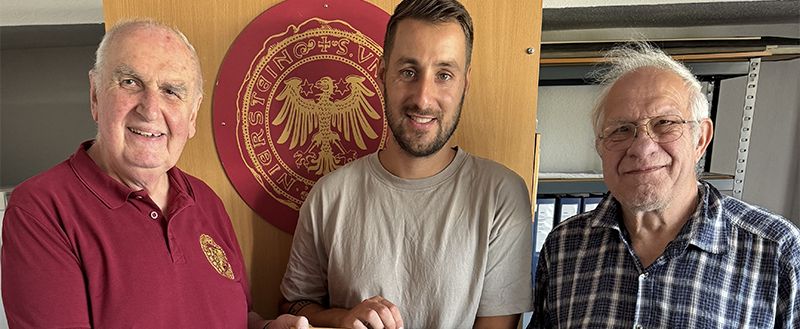 Historisches Bündnis: Geschichtsverein und IG Schwabsburg besiegeln gegenseitige Mitgliedschaft