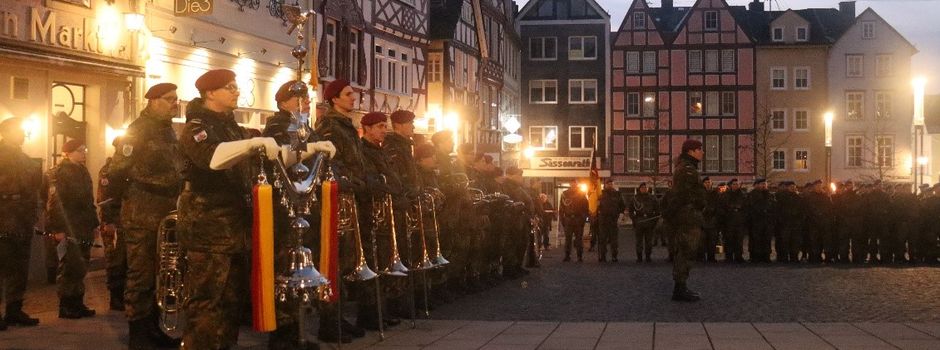 Öffentliches Gelöbnis auf dem Alten Markt in Hachenburg