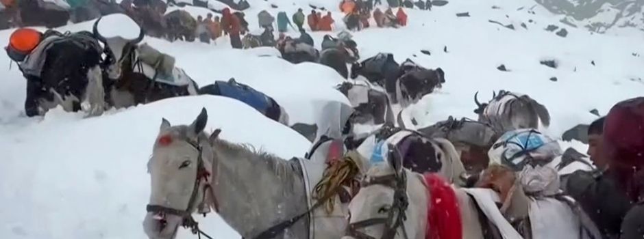 Hunderte Wanderer am Mount Everest aus Schneesturm gerettet