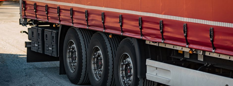 Diebe machen sich an Lkw zu schaffen