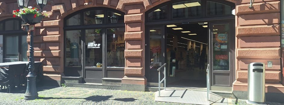 WM-Stimmung in der Augustinerstraße: Neuer Pop-up-Store in Mainz eröffnet