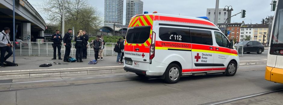 Jugendliche sprüht mit Pfefferspray auf Kinder – mehrere Verletzte