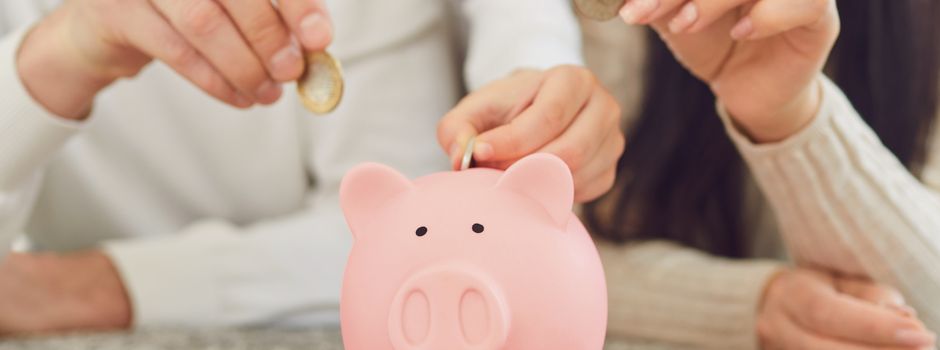 Finanzwissen für Familien: Elternabend für Angehörige zu Spartipps und finanzieller Orientierung im Alltag
