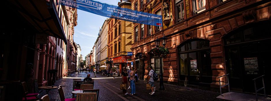 Mehr Sitzbänke in der Mainzer Augustinerstraße gefordert