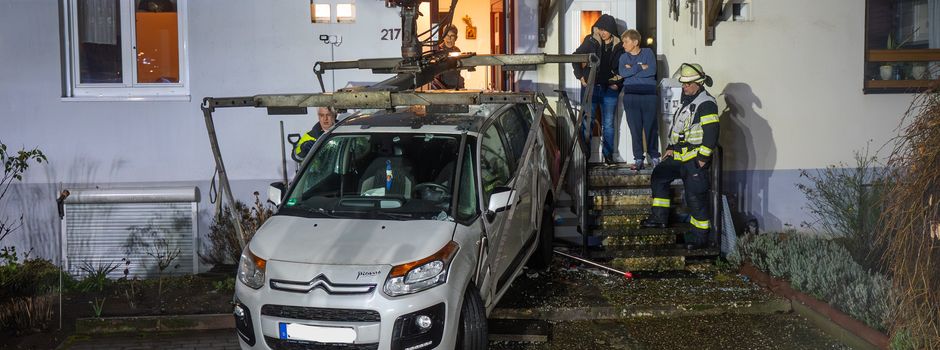 Kurioser Unfall in Mainz: Fahrerin fährt rückwärts Treppe hoch
