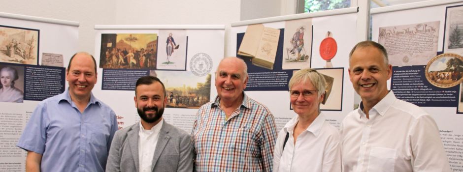 Geschichtsverein Nierstein holt Ausstellung zur Demokratiegeschichte ins Niersteiner Rathaus