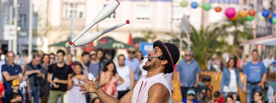Akrobatik und Zauberei: Das Straßenkünstlerfestival La Strada in Augsburg 2024