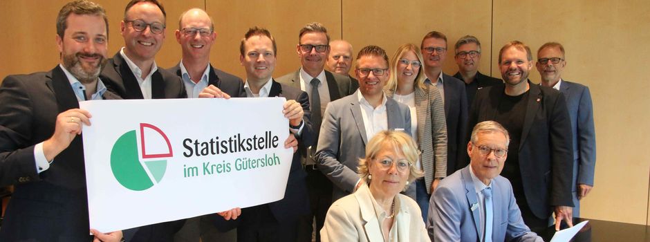Zusammenarbeit zwischen zwölf Kommunen und Kreis: Vereinbarung für gemeinsame Statistikstelle unterschrieben