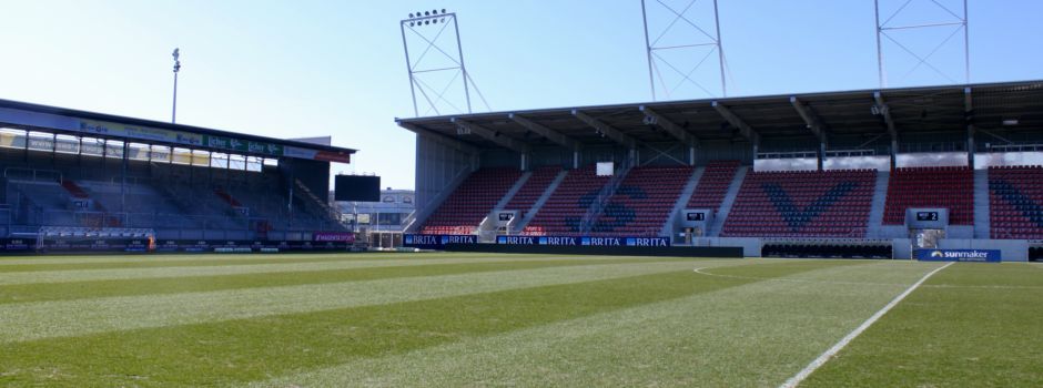 Irre Szene in Wiesbaden: Zuschauer muss für verletzten Linienrichter ran