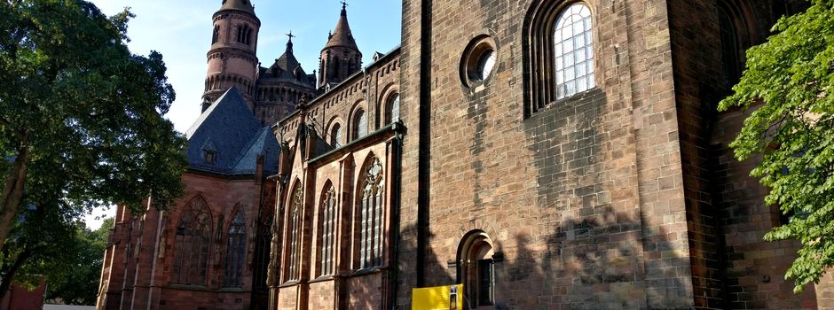 Ebling überreicht Förderbescheide für Wormser Dom und Schloss Herrnsheim