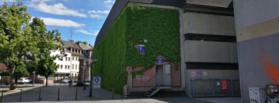 Tourist (26) in Mainzer Altstadt mit Backstein beworfen