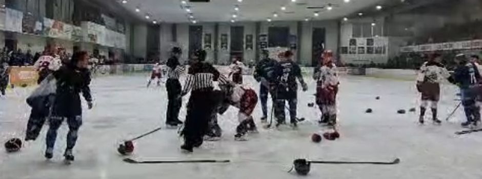 Massenschlägerei in Neuwied: Eishockey-Spiel eskaliert komplett