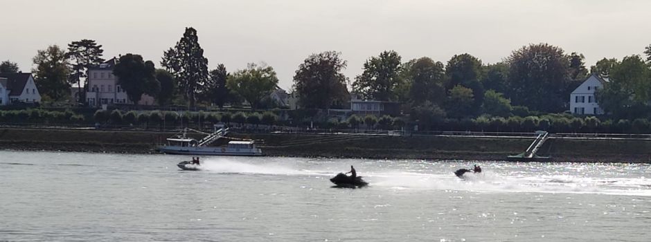 Wassersport: Jetski in Niederkassel