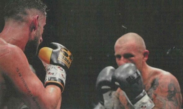 Herzlichen Glückwunsch!
Kevin Kiy erkämpft sich den Meistertitel zum deutsche Meister im Halbschwergewicht