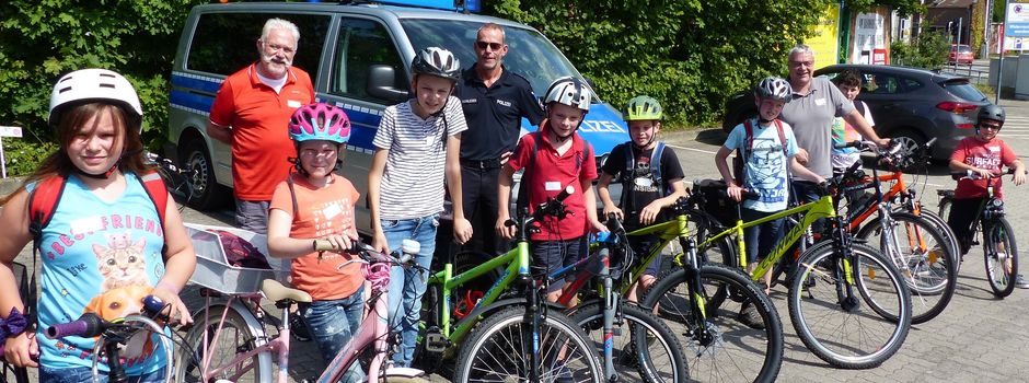 Kinder unter „Polizeischutz“