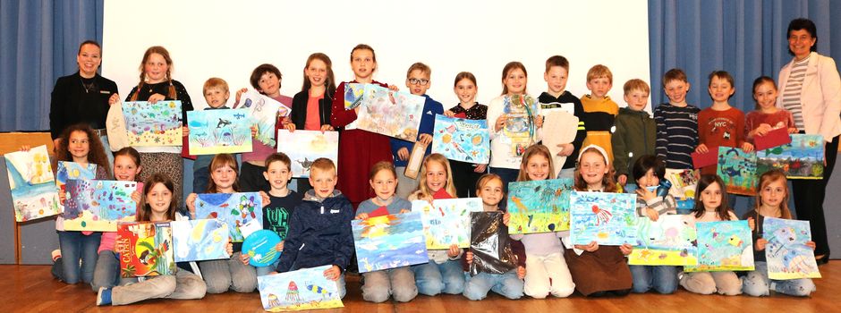 Strahlende Gewinner beim diesjährigen Malwettbewerb „Meer entdecken“