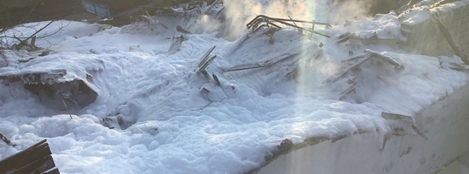 Nach Löscheinsatz: Lagerhaus in Wiesbaden brennt erneut