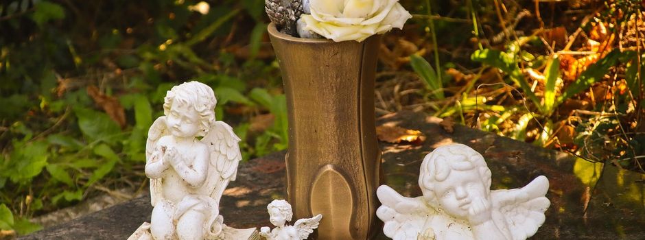 Kein Grabschmuck auf Rasen- und Baumgrabstätten