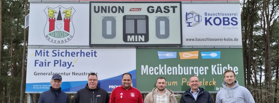 Wesenberger Waldstadion glänzt nun mit einer digitalen Anzeigetafel