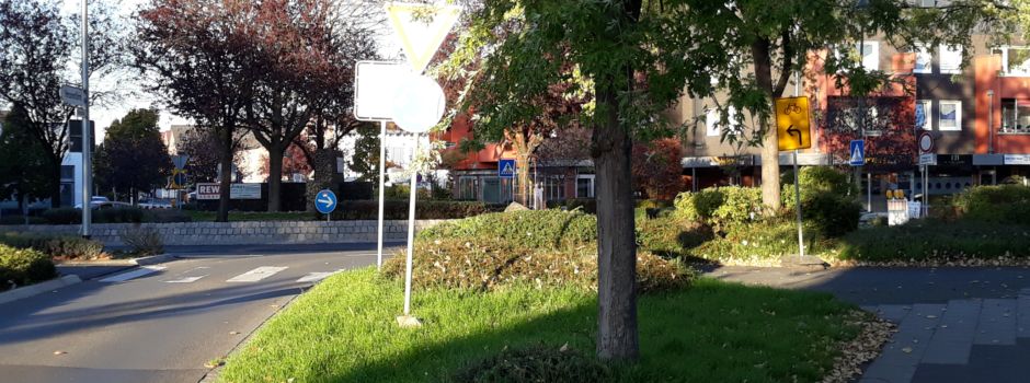 ADFC Niederkassel kritisiert Fahrrad-Umleitungs-Beschilderungen in Lülsdorf an der Baustelle K 22