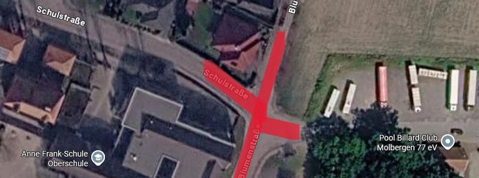 Sperrung der Kreuzung Schulstraße/Blumenstraße