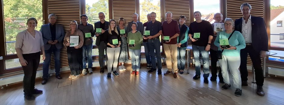 Zwölf Gebäude mit der „Grünen Hausnummer“ ausgezeichnet