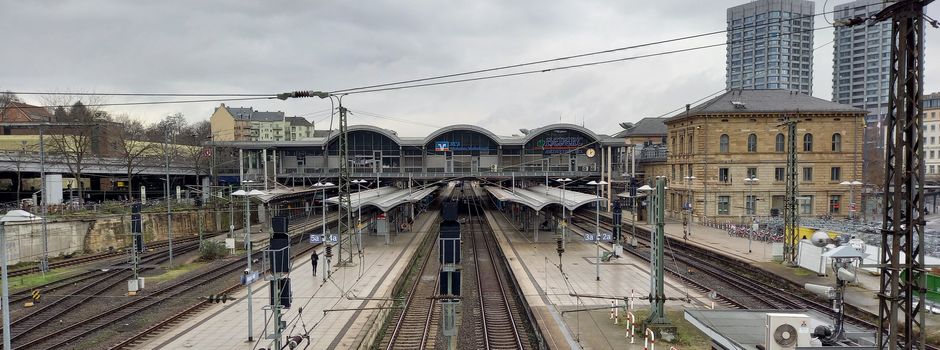 Mann im Mainzer Hauptbahnhof wiederbelebt