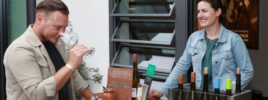 Größte Weinprobe Rheinhessens bezwingt den Roten Hang