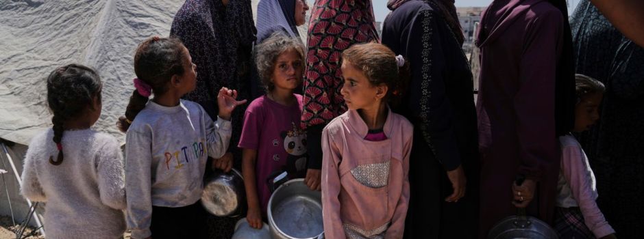 Augenzeugen: Erste Hilfsgüter erreichen Menschen in Gaza