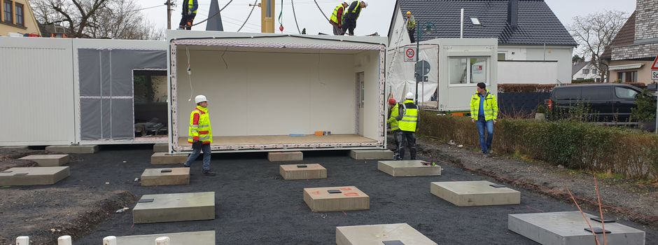 GGS Niederkassel: Schulcontainer werden aufgebaut