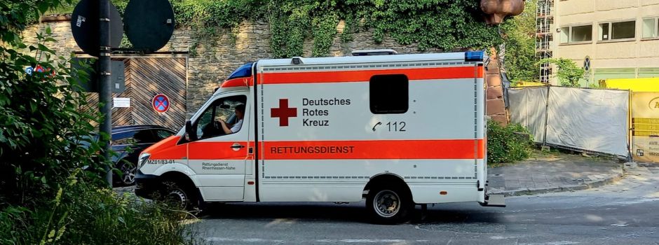 60-Jähriger tritt in Mainz Frau mit Säugling