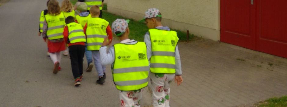 Verkehrstraining für die Vorschulkinder der DRK Kita Pusteblume in Hohen Sprenz