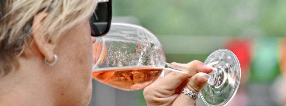 Partei Volt fordert: Schluss mit dem Alkoholverbot in der Öffentlichkeit