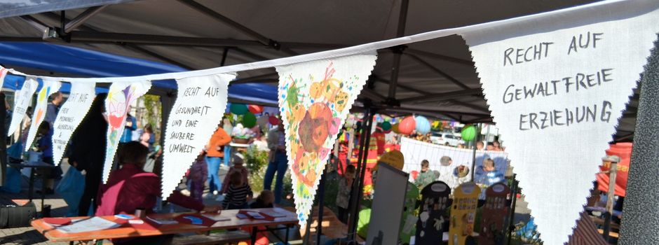 Strahlender Sonnenschein und glückliche Kinder beim interkulturellen Weltkindertagsfest in Niederkassel