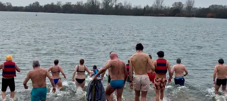 Traditionelles Anschwimmen 2025 des Wassersportclub Neupotz