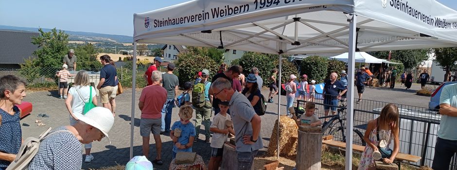 100 Kinder beim Tuffsteinhämmern – eine überaus erfolgreiche Woche für den Steinhauerverein Weibern