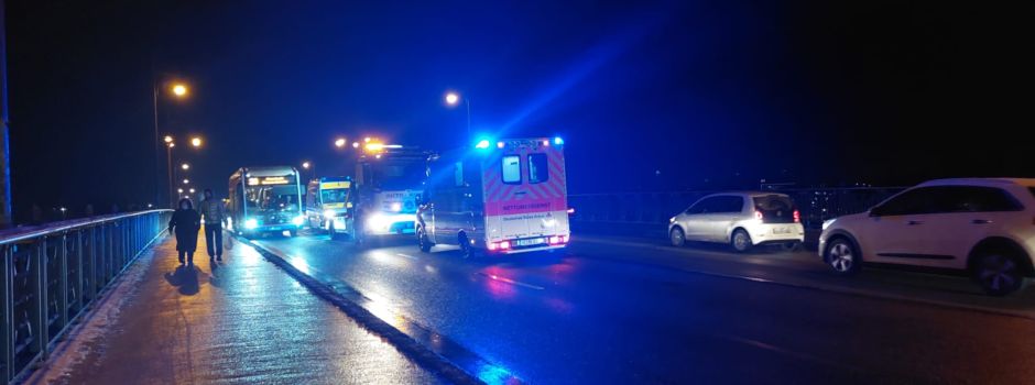 Auffahrunfall: Stau auf Theodor-Heuss-Brücke