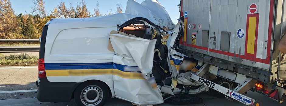 Transporterfahrer hat Glück im Unglück