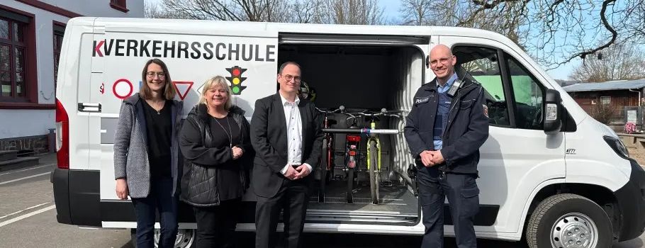 Neues Fahrzeug soll Koblenzer Grundschüler fit für Straßenverkehr machen