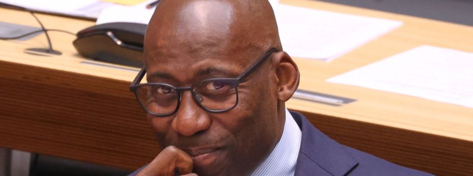 Kultursenator Chialo: Scholz verletzend, aber kein Rassist