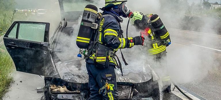 Brennendes Auto auf Wiesbadener Autobahn sorgt für Vollsperrung
