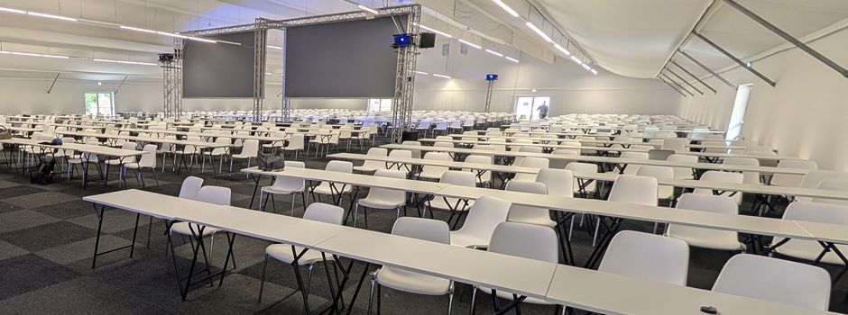 Mainzer Studis müssen jetzt in Zelt-Halle zur Vorlesung