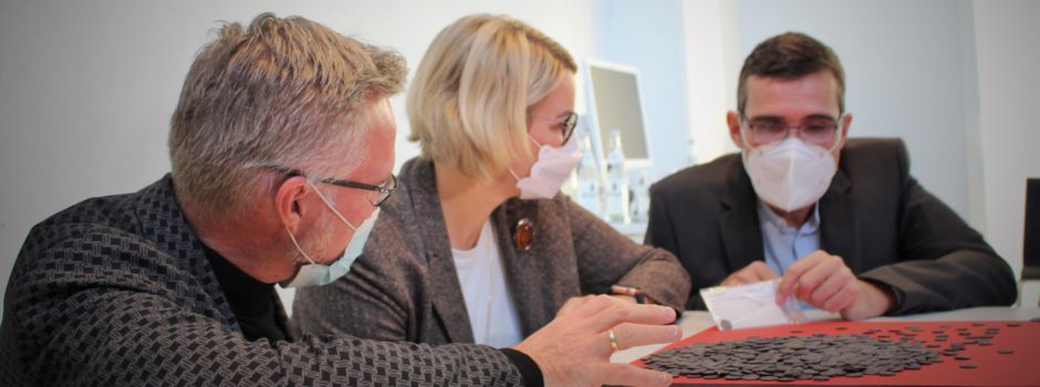 Aus dem Augsburger Wertach-Kiesbett: Silberschatz geborgen